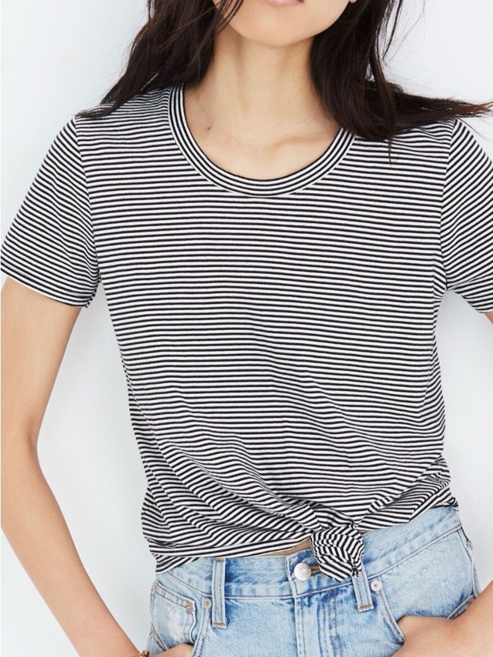 Knot-Front Tee in Stripe
True black
Size:  Extra Large